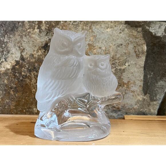 Frosted & Clear Glass Two Owls sitting on branch. Birds. Shelf Decor.Paperweight - Picture 5 of 11